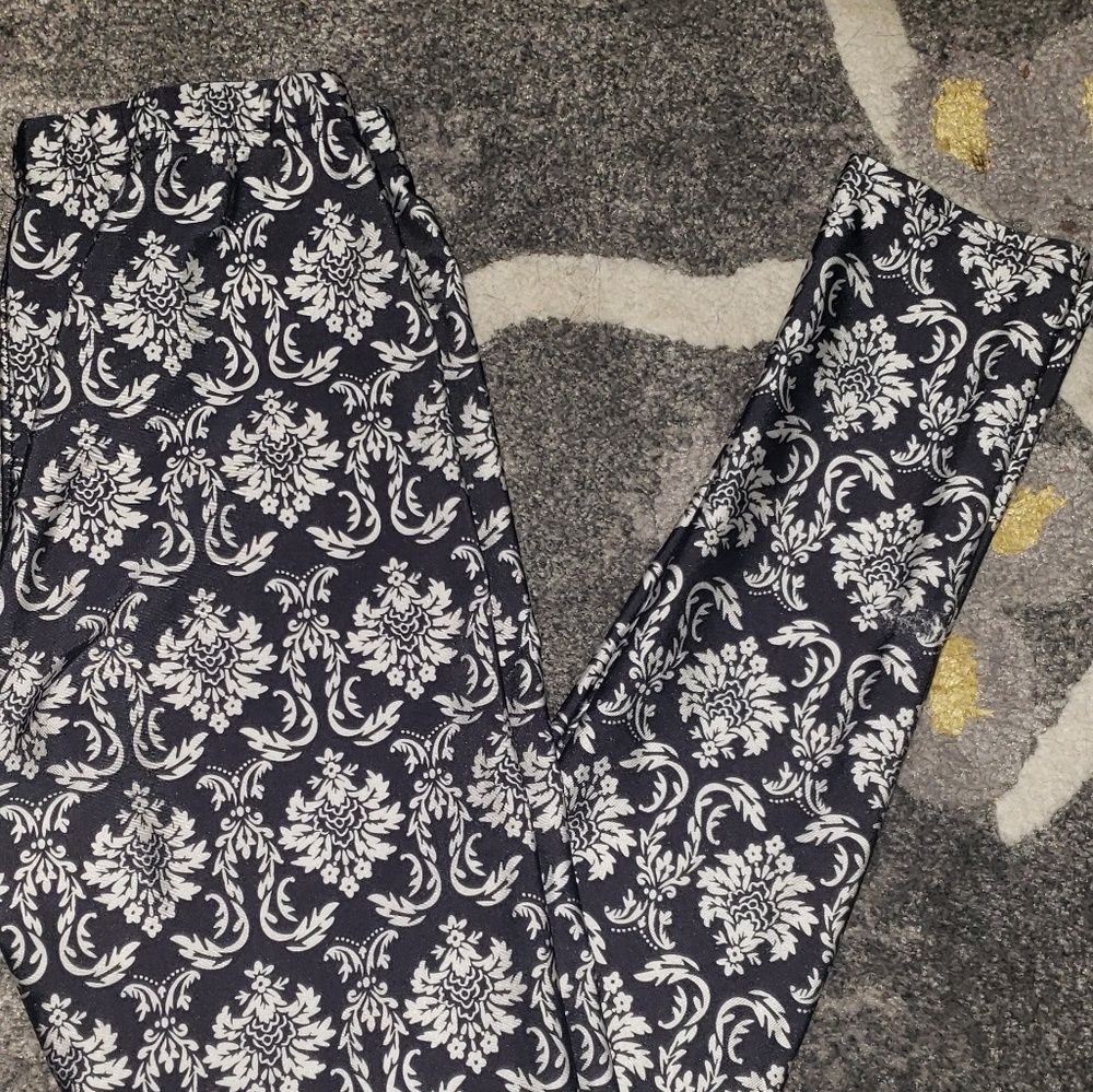 Black and White leggings